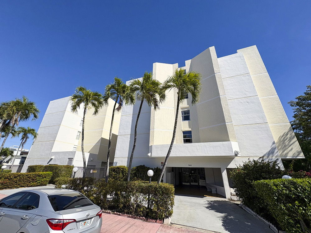 Byron East Condo - 1